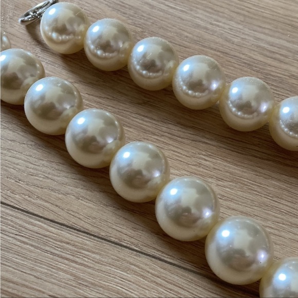 46 inch pearl strap - Picture 2 of 3